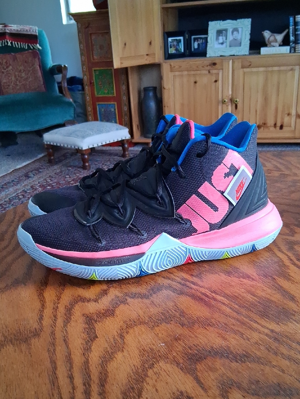 Nike Kyrie 5 "Just Do It" Black Mesh Pink Blue Basketball Sneakers Men's Size 12 - Picture 13 of 14